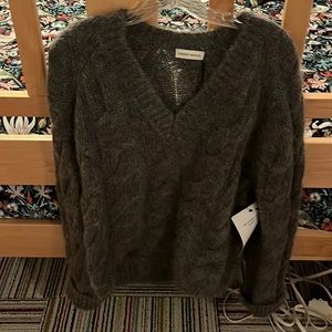 Mansur Gavriel NWT gray V-neck sweater, S